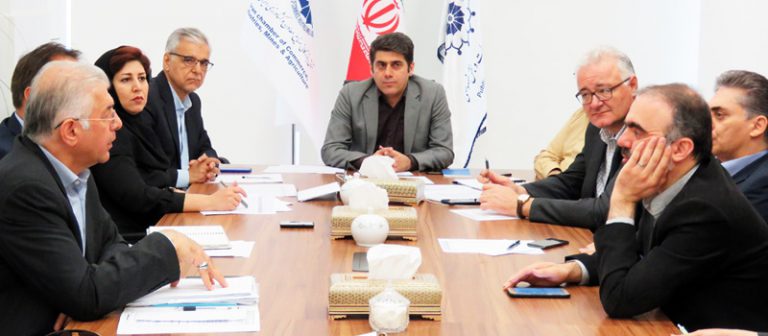 بررسی مشکلات اجرایی بسته سیاستی نحوه برگشت ارز حاصل از صادرات در سال ۹۸