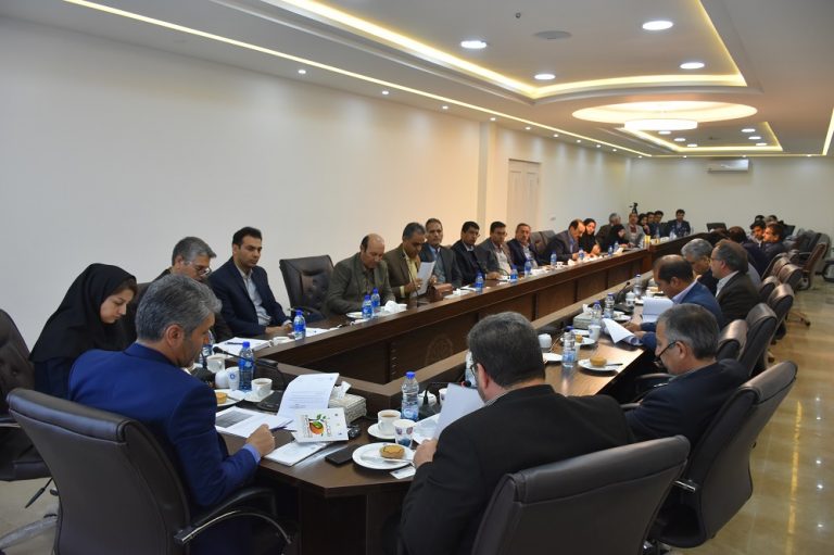 هفدهمین جلسه کمیته کارشناسی :  ارائه پیشنهادات کارشناسی درخصوص راه های دستیابی به بازار فروش محصولات استان