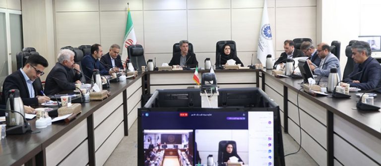 در نشست کارگروه تخصصی شورای گفت‌وگو مطرح شد؛ مسائل مرتبط با آزادسازی بلوکه ها، پهنه ها و مزایده های منجمد معادن در استان های مستعد کشور مانع سرمایه گذاری و رشد اقتصادی می باشد