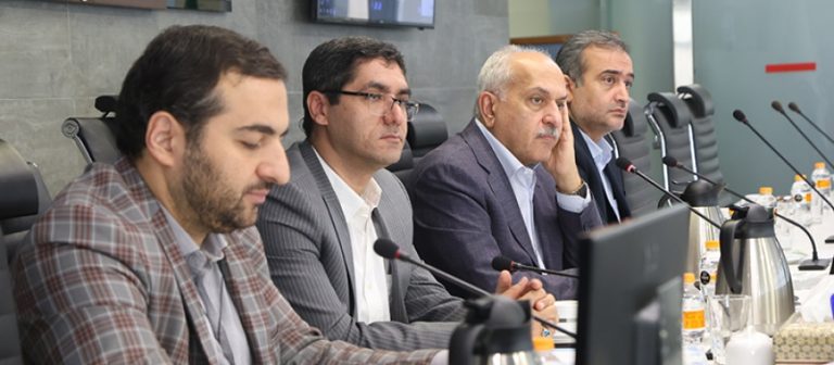 در نشست کارگروه شورای گفت‌وگو مطرح شد؛ ارائه ضمانت‌نامه صادراتی در رفع تعهدات ارزی اثر مثبتی ندارد | کدام صادرکنندگان در فهرست صادرکنندگان خرد قرار گرفتند؟